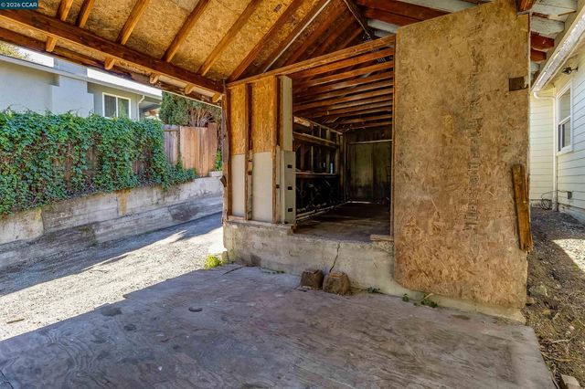 5264 Sunset Dr, El Sobrante, CA 94803