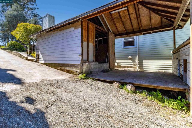 5264 Sunset Dr, El Sobrante, CA 94803