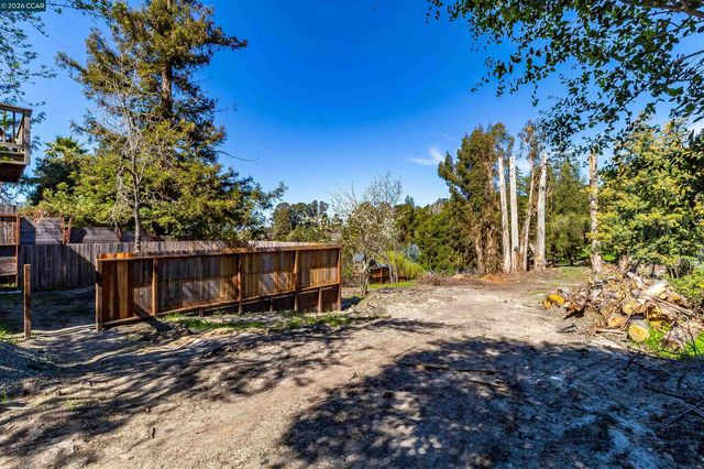 5264 Sunset Dr, El Sobrante, CA 94803