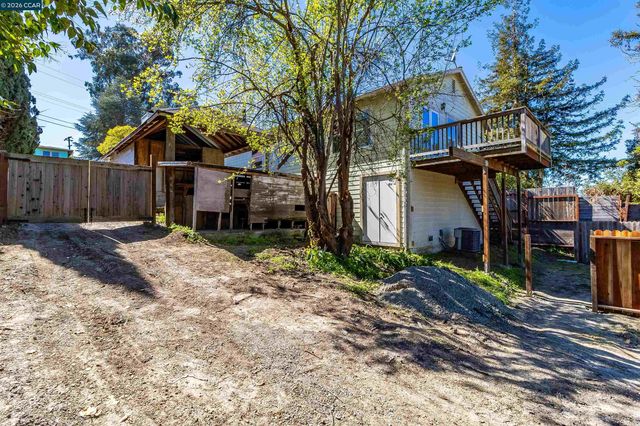 5264 Sunset Dr, El Sobrante, CA 94803