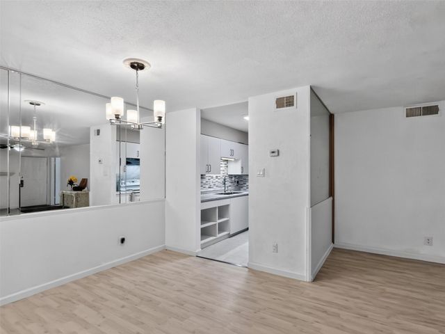 9700 Leawood 1315, Houston, TX 77099