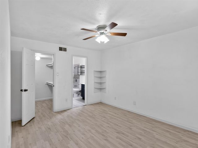 9700 Leawood 1315, Houston, TX 77099