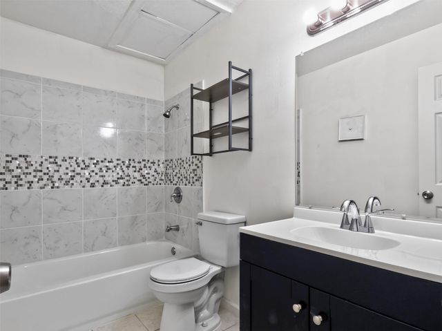 9700 Leawood 1315, Houston, TX 77099