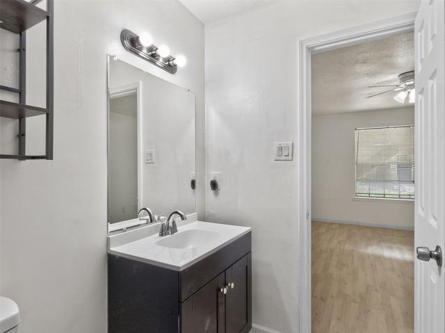 9700 Leawood 1315, Houston, TX 77099