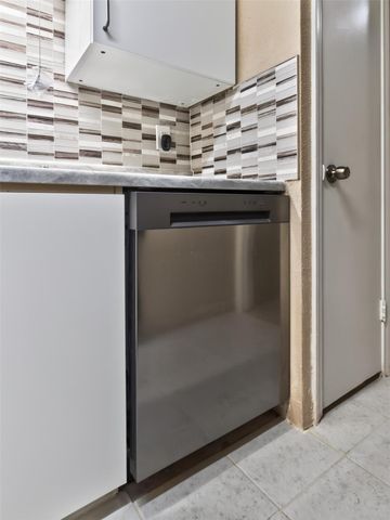 9700 Leawood 1315, Houston, TX 77099