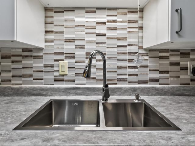 9700 Leawood 1315, Houston, TX 77099