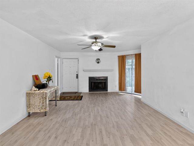 9700 Leawood 1315, Houston, TX 77099