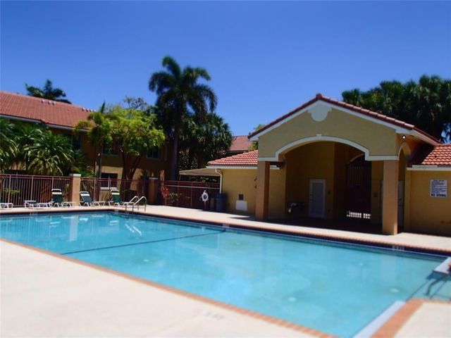 7910 NW 7th Street 103-8, Pembroke Pines, FL 33024