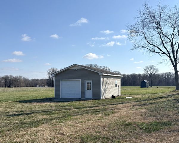 8412 Highway 41, N, Adams, TN 37010