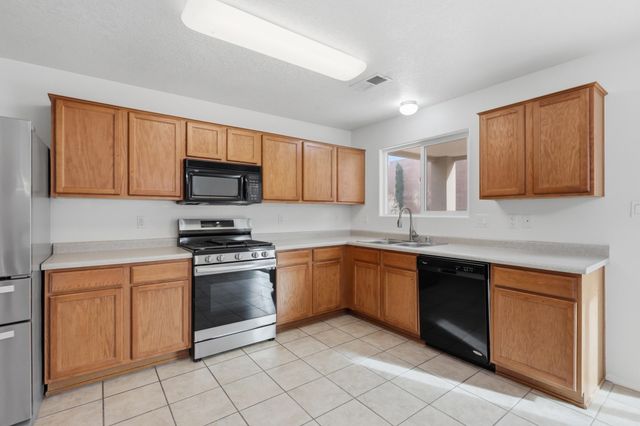 2901 Wilder Loop NE, Rio Rancho, NM 87144