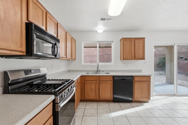 2901 Wilder Loop NE, Rio Rancho, NM 87144