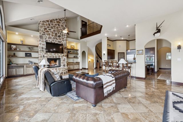 261 COVENEY TRL, Boerne, TX 78006