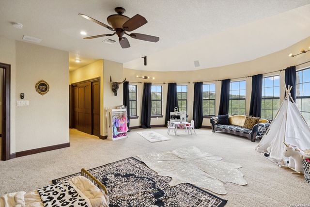 261 COVENEY TRL, Boerne, TX 78006
