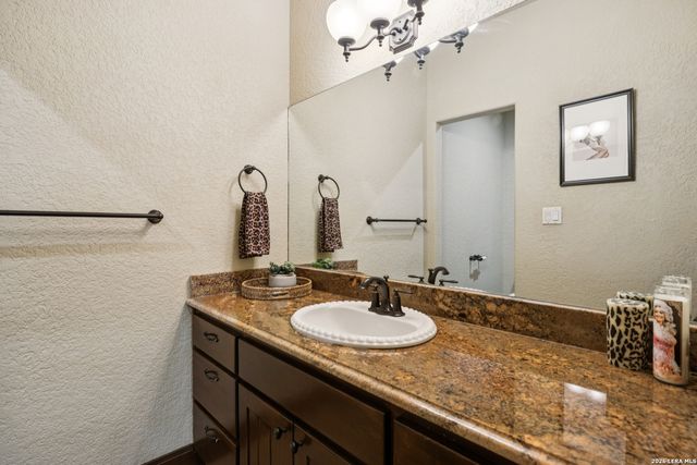 261 COVENEY TRL, Boerne, TX 78006