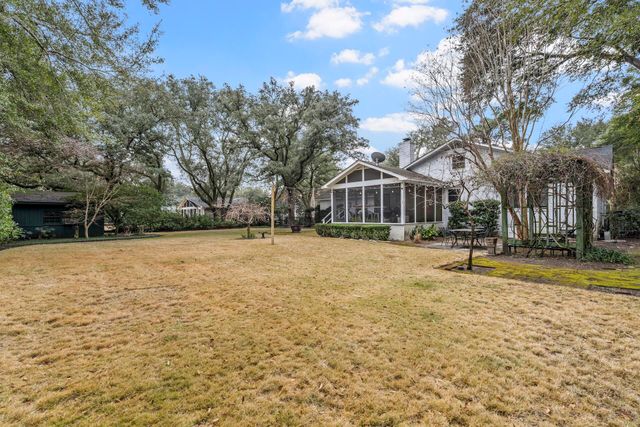 977 Cliffwood Drive, Mount Pleasant, SC 29464
