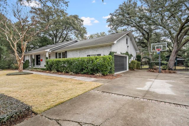 977 Cliffwood Drive, Mount Pleasant, SC 29464