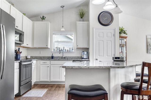 492 Pleasant Breeze Drive, Wentzville, MO 63385