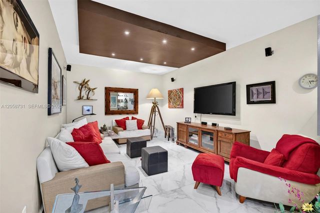 3330 NE 190th Street UPH14, Aventura, FL 33180