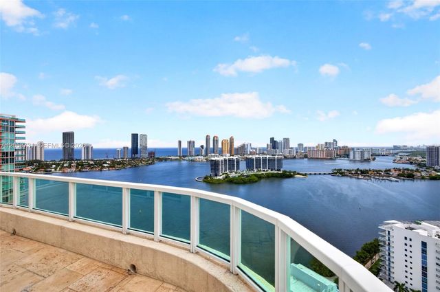 3330 NE 190th Street UPH14, Aventura, FL 33180