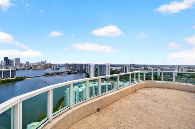 3330 NE 190th Street UPH14, Aventura, FL 33180
