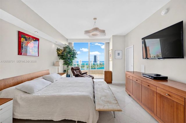 3330 NE 190th Street UPH14, Aventura, FL 33180