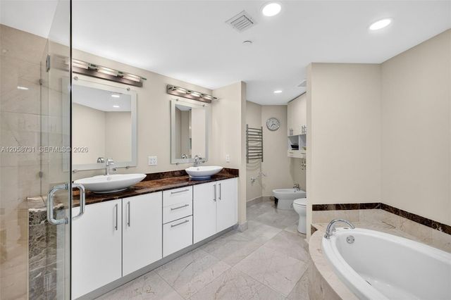 3330 NE 190th Street UPH14, Aventura, FL 33180