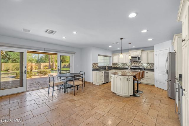 5905 E BERYL Avenue, Paradise Valley, AZ 85253