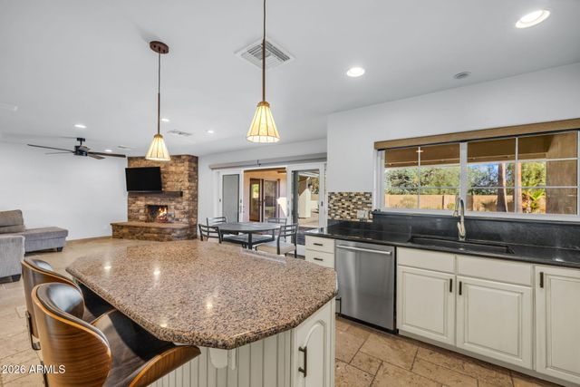 5905 E BERYL Avenue, Paradise Valley, AZ 85253
