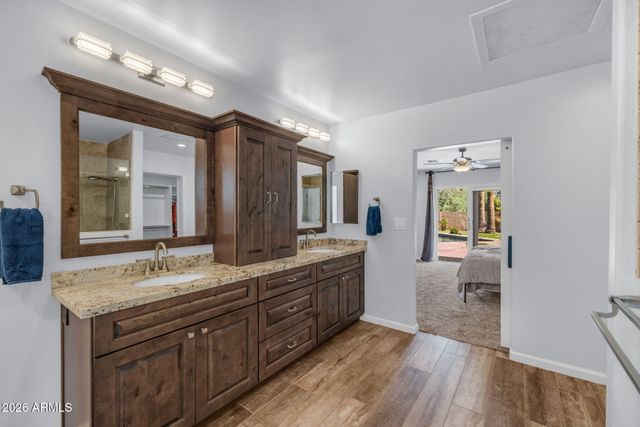 5905 E BERYL Avenue, Paradise Valley, AZ 85253