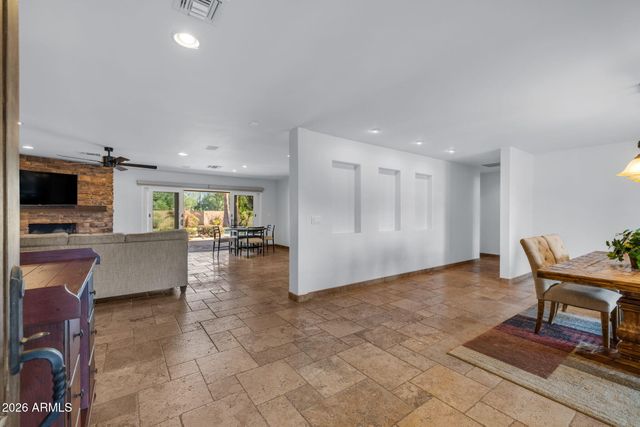 5905 E BERYL Avenue, Paradise Valley, AZ 85253