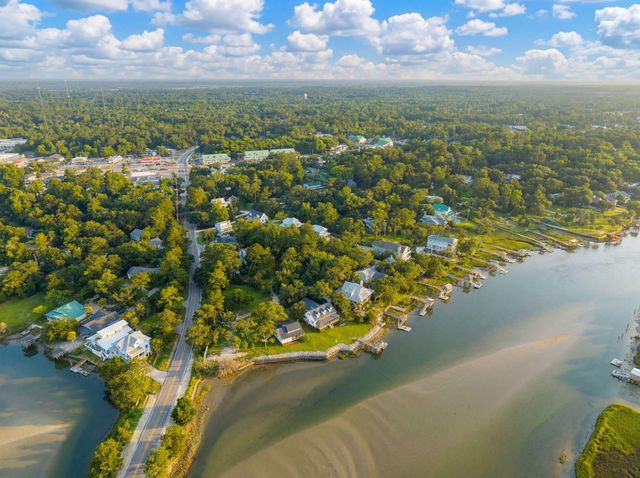 44 Hook Drive, Pawleys Island, SC 29585