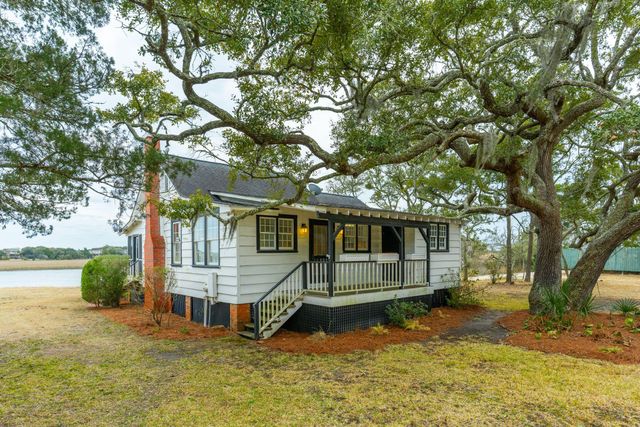 44 Hook Drive, Pawleys Island, SC 29585