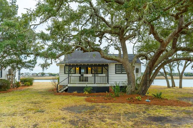 44 Hook Drive, Pawleys Island, SC 29585