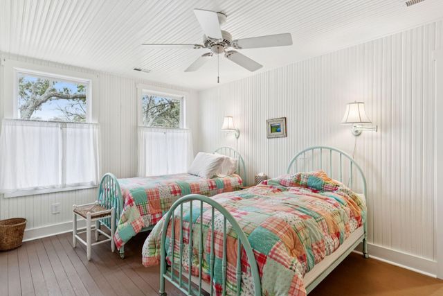 44 Hook Drive, Pawleys Island, SC 29585