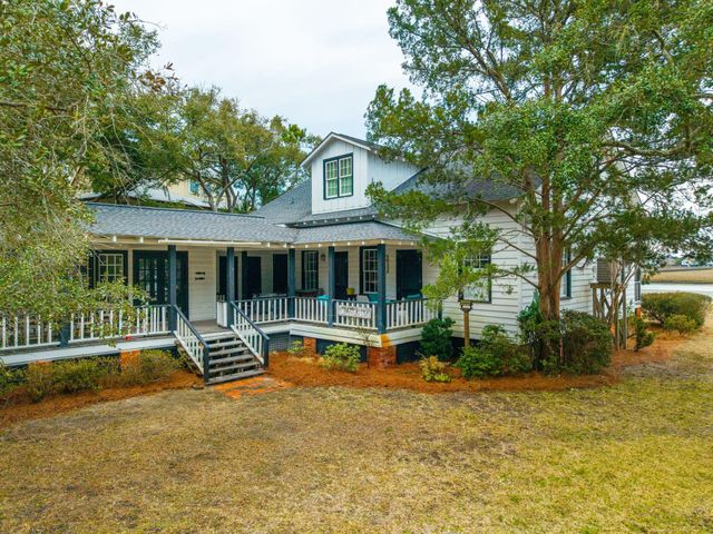 44 Hook Drive, Pawleys Island, SC 29585
