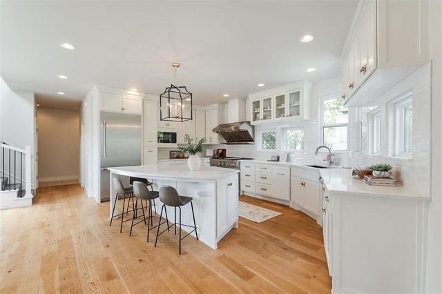 725 E Clegern Place Court, Edmond, OK 73034