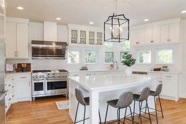 725 E Clegern Place Court, Edmond, OK 73034