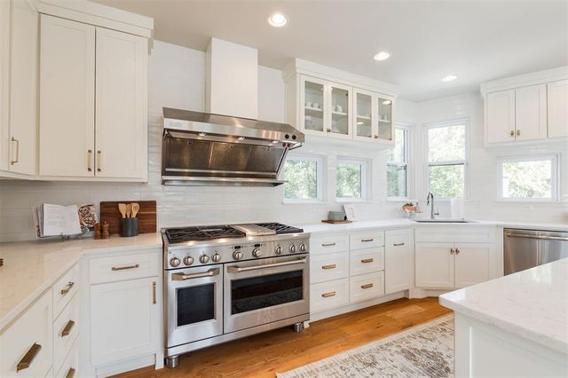 725 E Clegern Place Court, Edmond, OK 73034