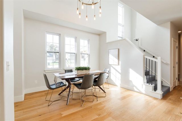 725 E Clegern Place Court, Edmond, OK 73034