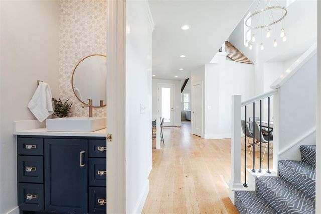 725 E Clegern Place Court, Edmond, OK 73034