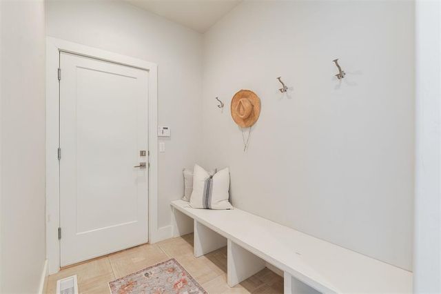 725 E Clegern Place Court, Edmond, OK 73034