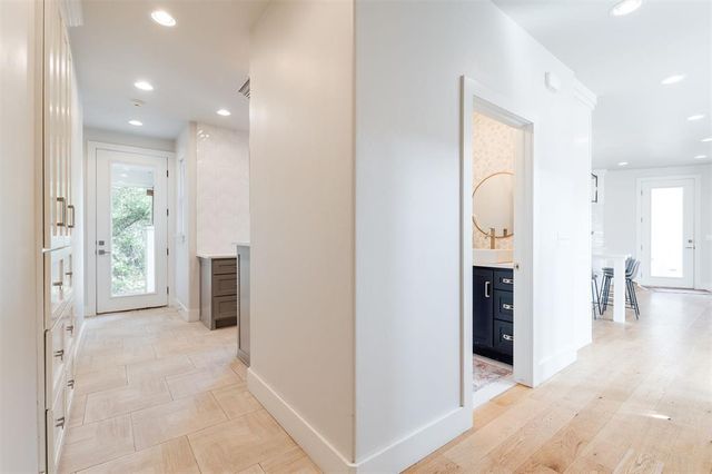 725 E Clegern Place Court, Edmond, OK 73034