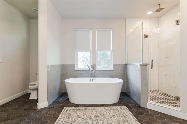 725 E Clegern Place Court, Edmond, OK 73034