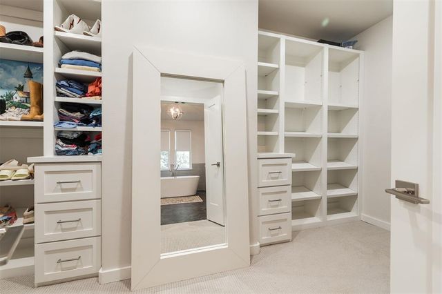 725 E Clegern Place Court, Edmond, OK 73034