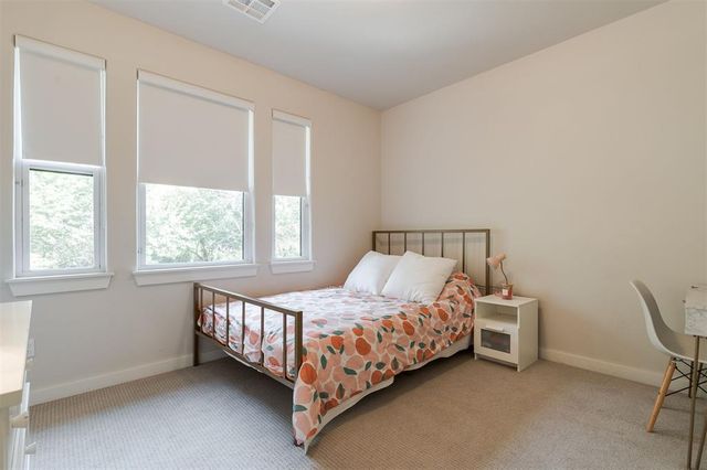 725 E Clegern Place Court, Edmond, OK 73034