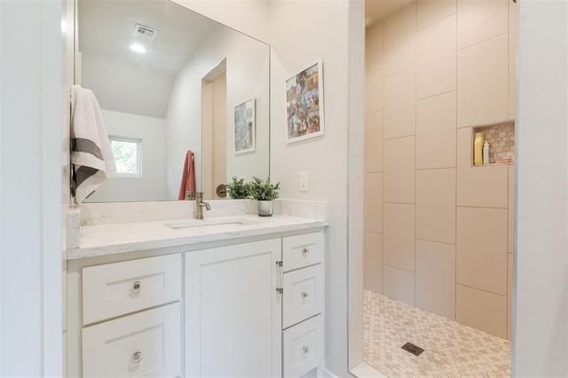 725 E Clegern Place Court, Edmond, OK 73034