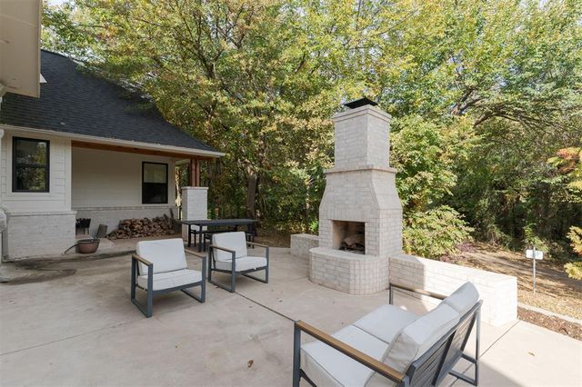 725 E Clegern Place Court, Edmond, OK 73034