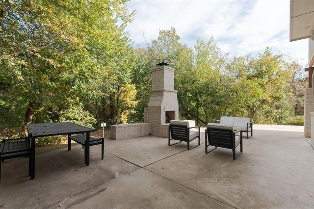 725 E Clegern Place Court, Edmond, OK 73034