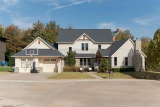 725 E Clegern Place Court, Edmond, OK 73034