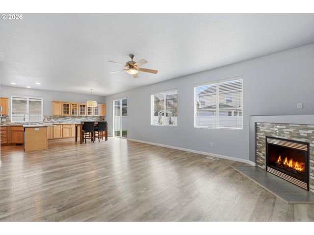 804 N 26TH Ave, Cornelius, OR 97113